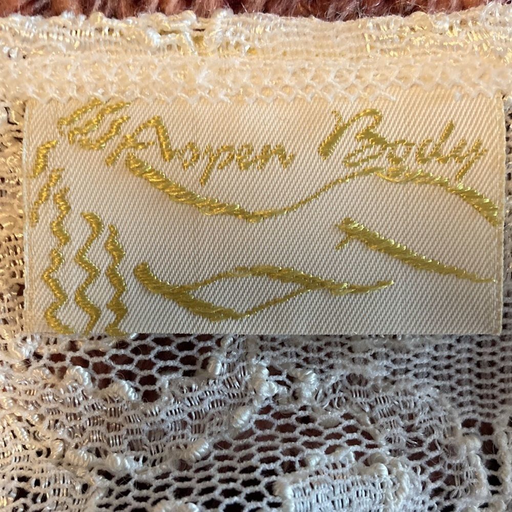 Aspen Body lace short sleeves top - Picture 5 of 6